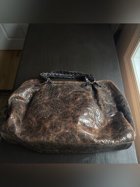 FALOR le Borse Italy Genuine Italian Leather Embossed Floral Brown Tote Handbag